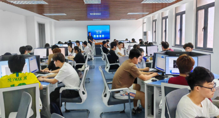 【本科教育教學(xué)工作巡禮】計(jì)算機(jī)與信息工程學(xué)院 砥礪奮進(jìn)謀發(fā)展，篤行實(shí)干開新局——聚焦計(jì)算機(jī)網(wǎng)絡(luò)系統(tǒng)工程服務(wù)人才培養(yǎng)